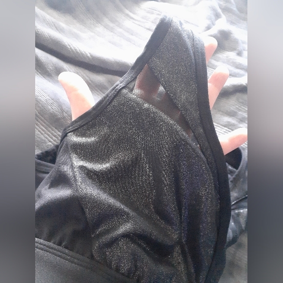 Shimmery Black Sports Bra, NWOT, Size M-L - Picture 8 of 8